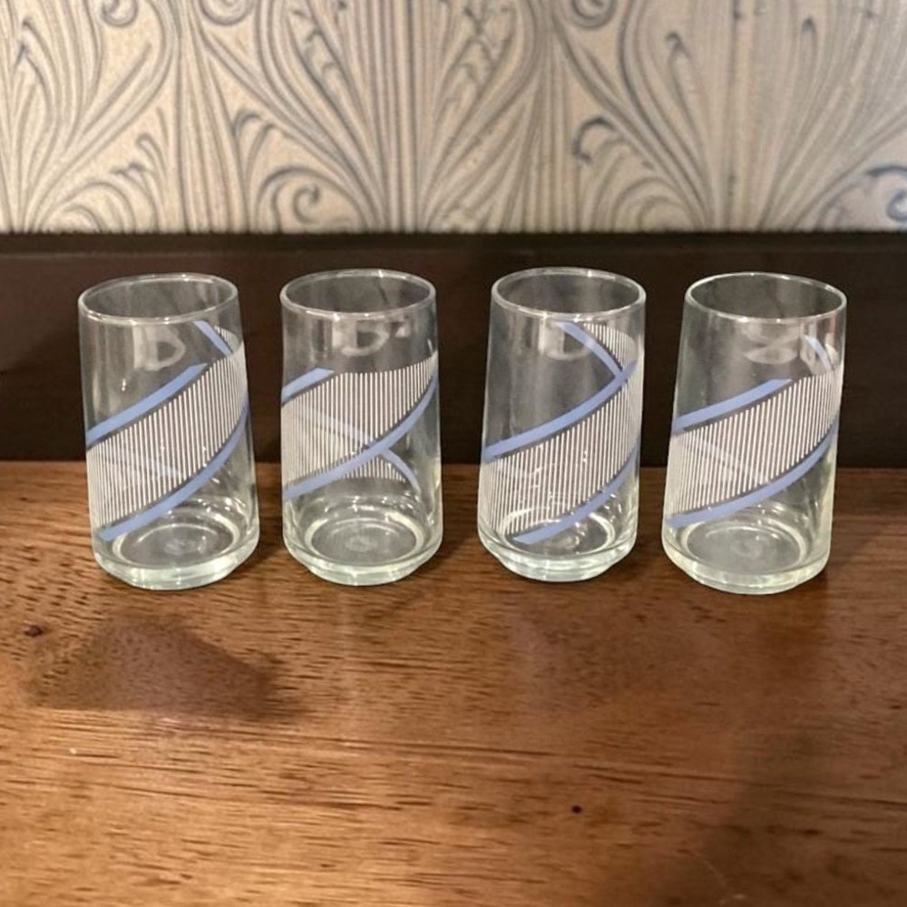 Georges Briard Style Tumblers, Set of 4, Vintage Blue Swirls & White‎ Stripes